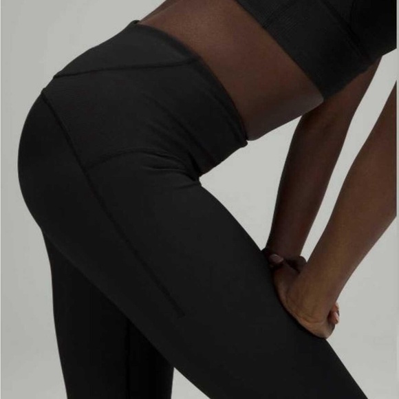 BNWT Lululemon Ribbed HR Crop - Picture 2 of 5